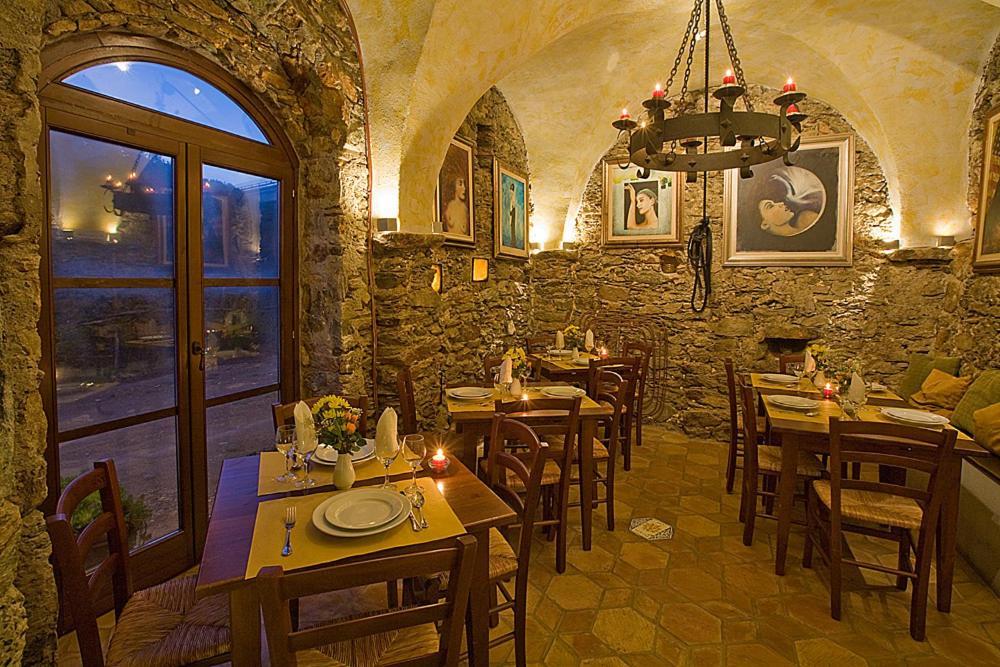 Le Petit Chateau Vezzi Portio Exterior foto